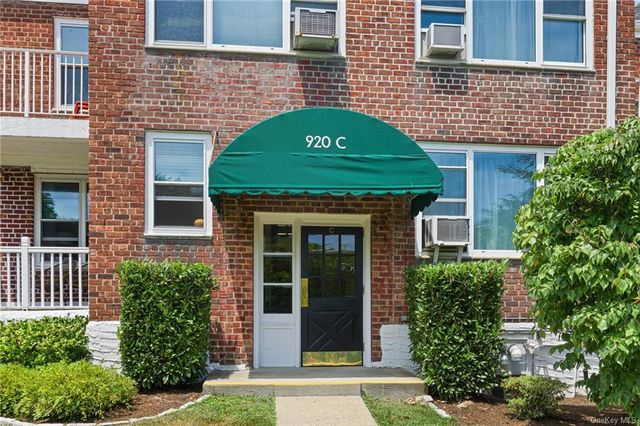 $357,000 | 920 Pelhamdale Avenue, Unit C 1A | Pelham Manor