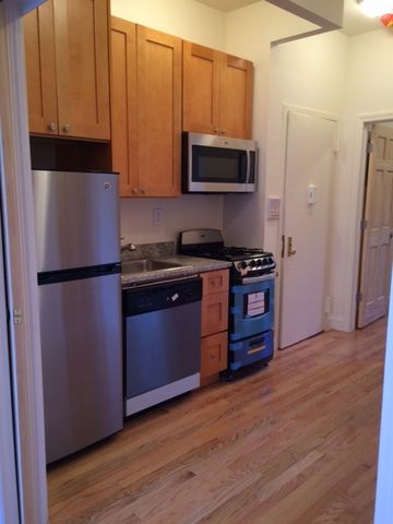 $4,195 | 523 Hudson Street, Unit 5RS | West Village