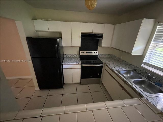 $1,800 | 4160 Northwest 21st Street, Unit 136C | Lauderhill