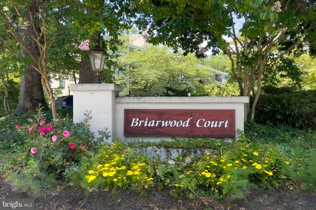 $235,000 | 4410 Briarwood Court North, Unit 23 | Heritage Woods North