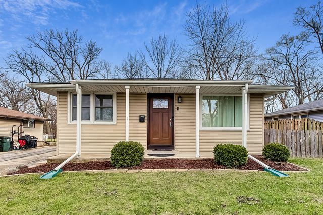 $2,400 | 11 Stone Avenue | North Aurora