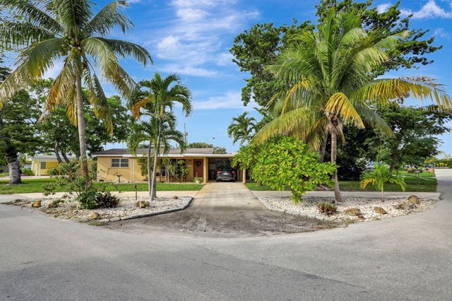 $540,000 | 896 Northeast 5th Street | Deerfield Beach