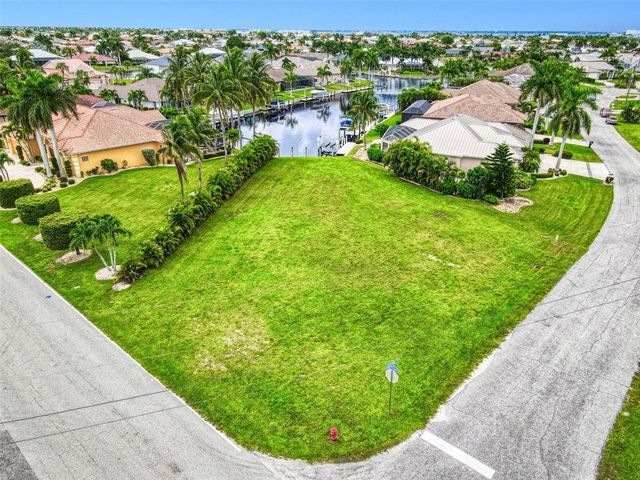 $225,000 | 700 Vía Tripoli | Punta Gorda Isles