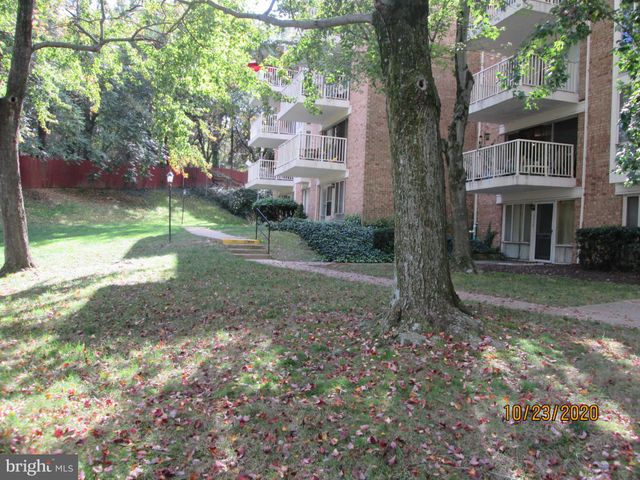 Apartments & Houses for Rent in Huntington Club Condominiums, Alexandria,  VA | Compass