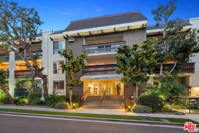 $3,695 | 9061 Keith Avenue, Unit 308 | West Hollywood Vicinity