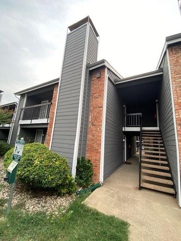 $149,000 | 18333 Roehampton Drive, Unit 122 | Cimarron Court Condominiums