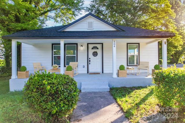 $259,500 | 504 South Oakland Street | Highland