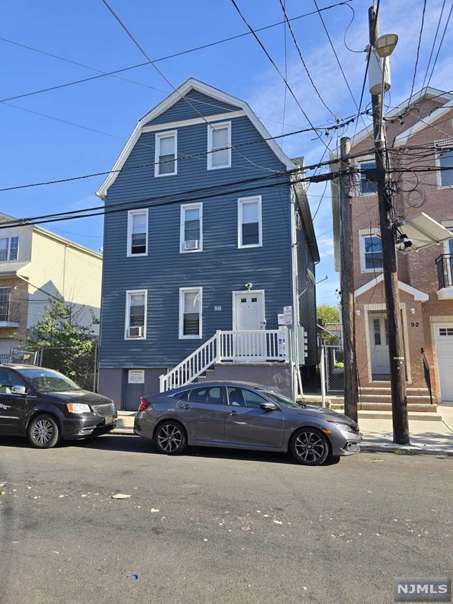 a car parked in front of a building