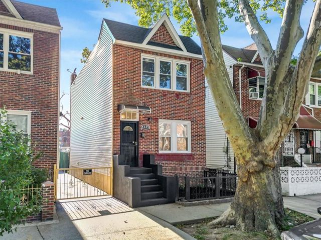 $645,000 | 4329 De Reimer Avenue | Wakefield