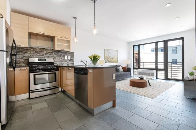 $3,425 | 6 Monitor Street, Unit 2B | Williamsburg