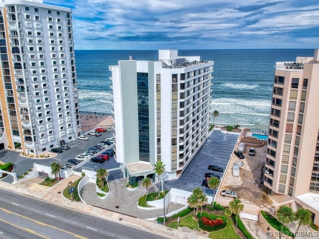 $329,900 | 3013 South Atlantic Avenue, Unit 8040 | Daytona Beach Shores