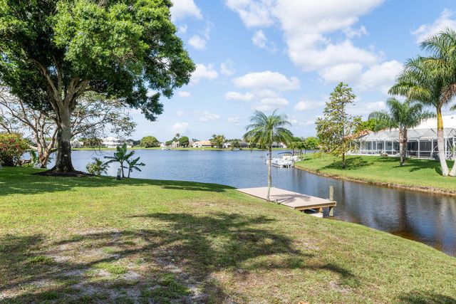 $1,100,000 | 2022 Sunderland Avenue | Greenview Shores of Wellington