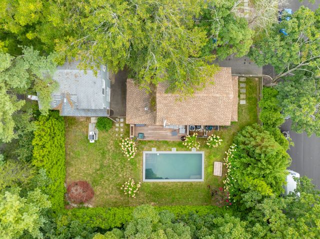 $1,899,000 | 37 Hillcrest Avenue | Southampton Village North