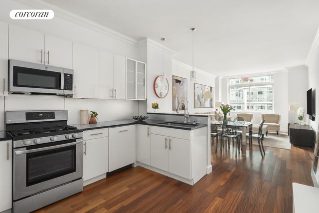 $1,800,000 | 212 East 57th Street, Unit 8C | Midtown East