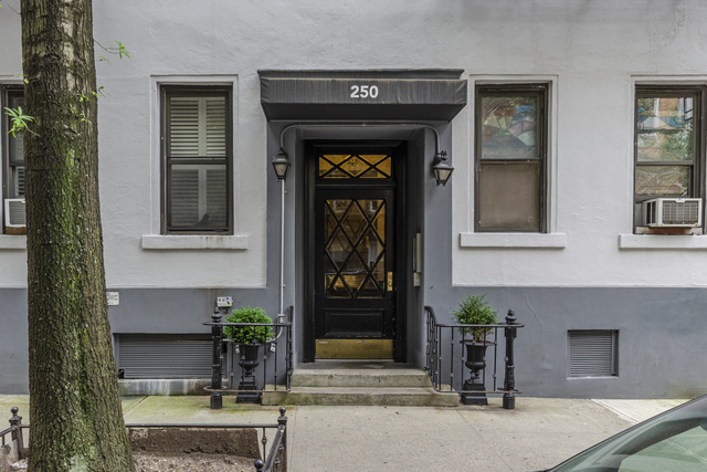 250 W 22nd St in Manhattan, NY | Compass