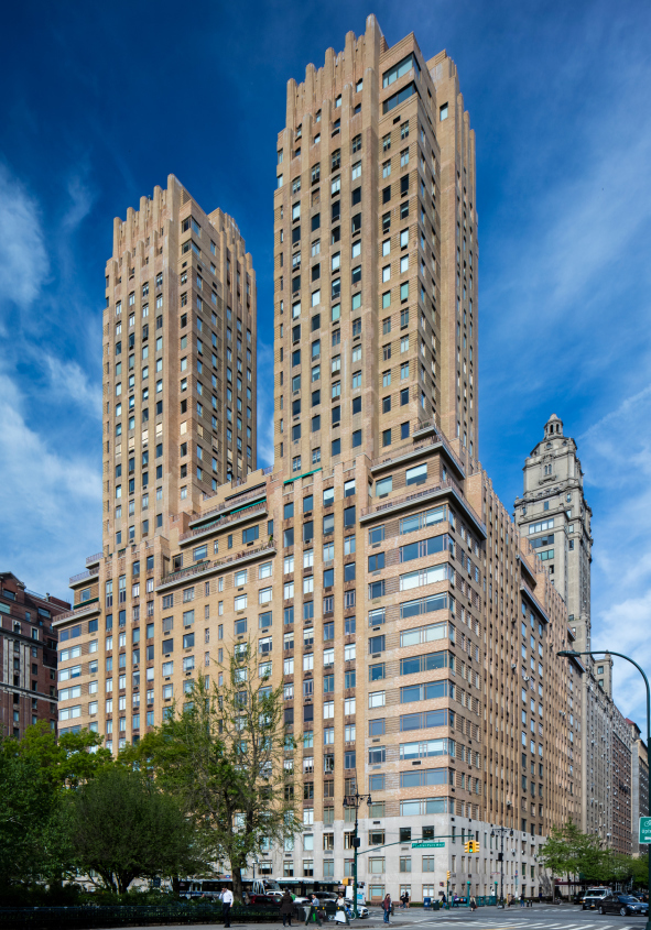 New York Architecture Photos: The Majestic