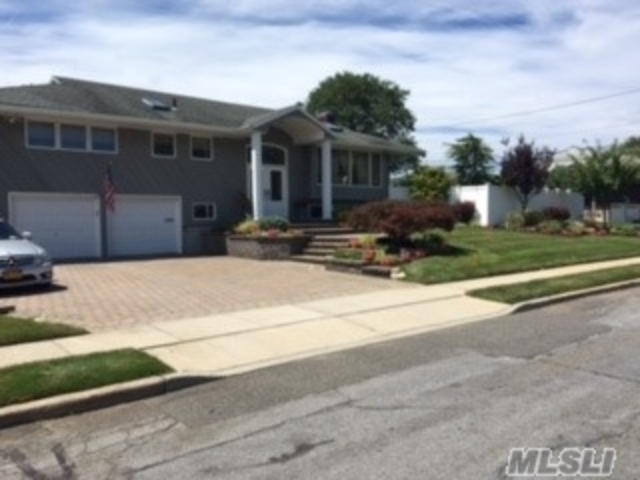 23 Beatrice Lane Old Bethpage NY 11804 Compass