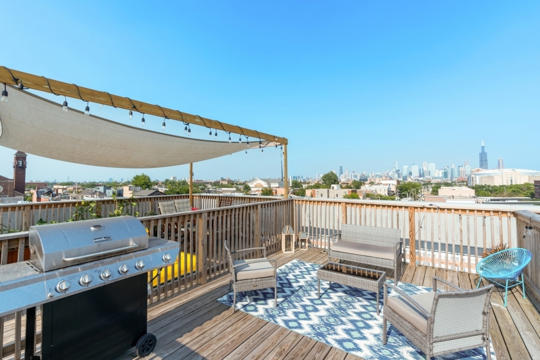 5 N Oakley Blvd in Chicago, IL | Compass